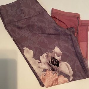 Calia By Carrie Underwood Floral Capris